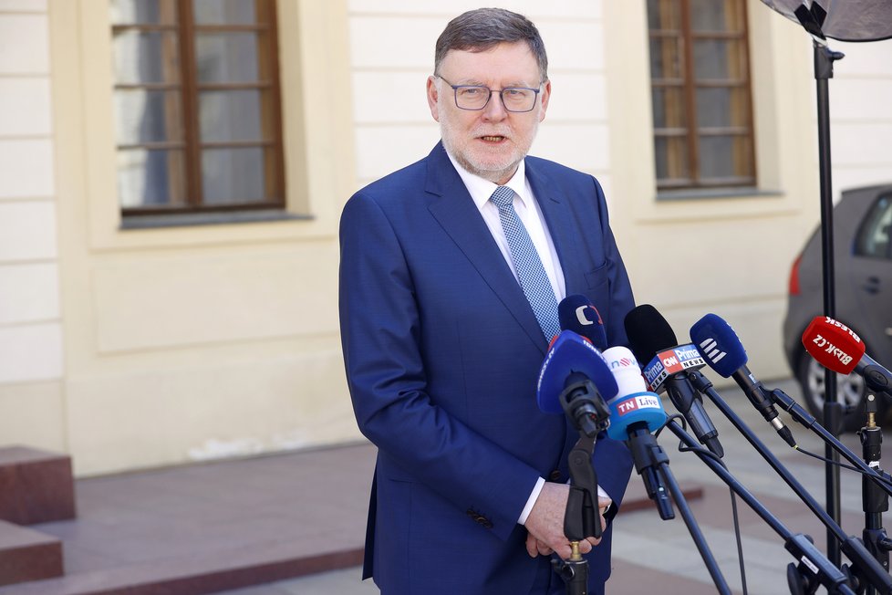Ministr financí Stanjura na Hradě: Prezidentu Pavlovi představil konsolidační balíček. (10.5.2023)