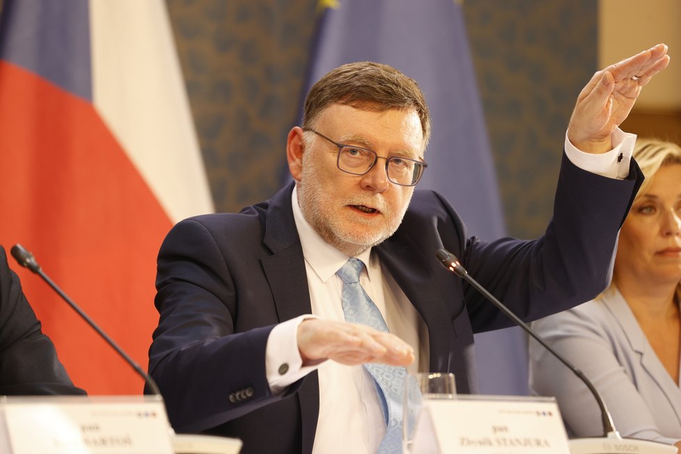 Ministr financí Zbyněk Stanjura (ODS) na tiskové konferenci ke konsolidačnímu balíčku (11. 5. 2023)