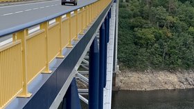 Žena se rozhodla ukončit svůj život skokem ze Žďákovského mostu