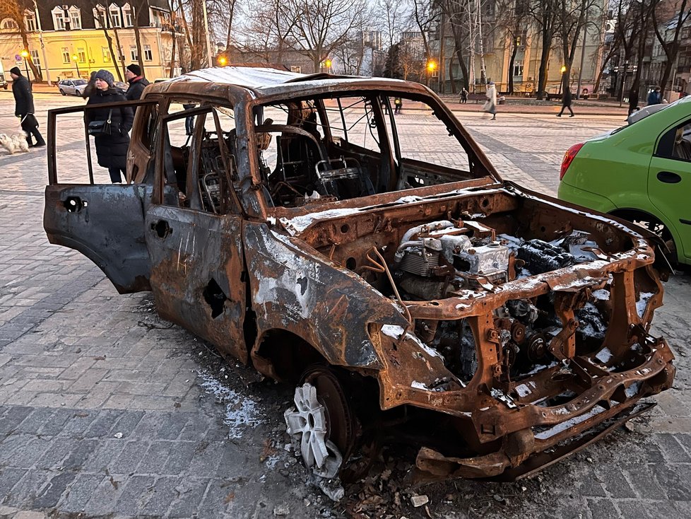 Výstava válečných vraků na Michajlovském náměstí, Kyjev