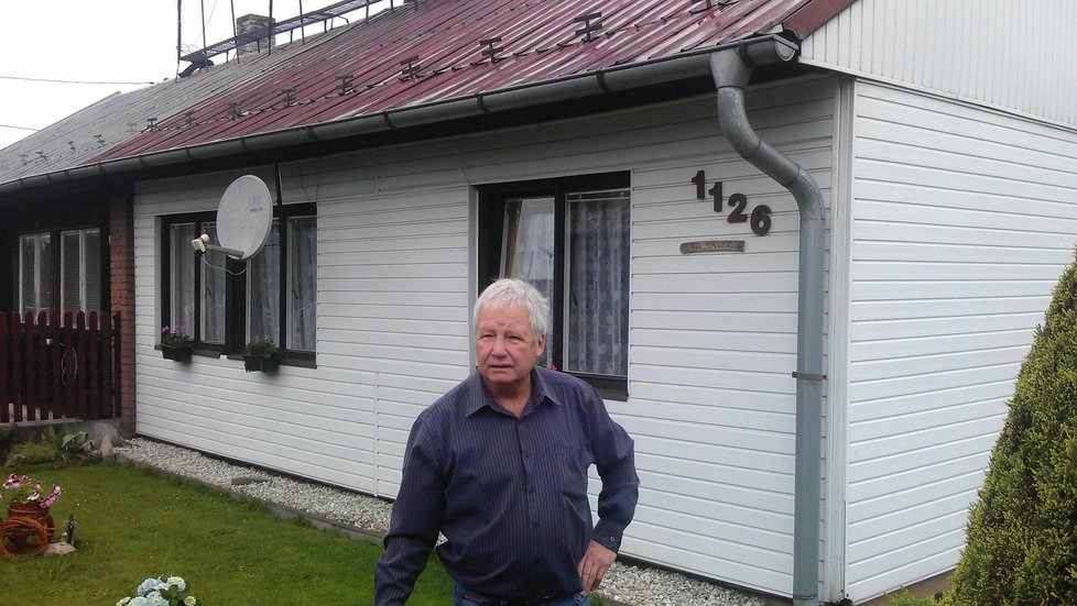 Důchodce Lubomír Velička z Petřvaldu usiluje o koupi půlky finského dvojdomku (byt 1+1) už 15 let.