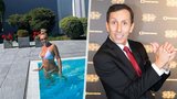 Sexy manželka (46) Zdeňka Chlopčíka (65): Svůdná i doma u bazénu!