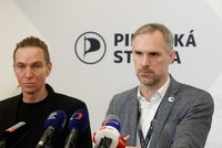Propadák Pirátů! V čele dál ANO před Spolu, Motoristé si pohoršili, ukázal průzkum