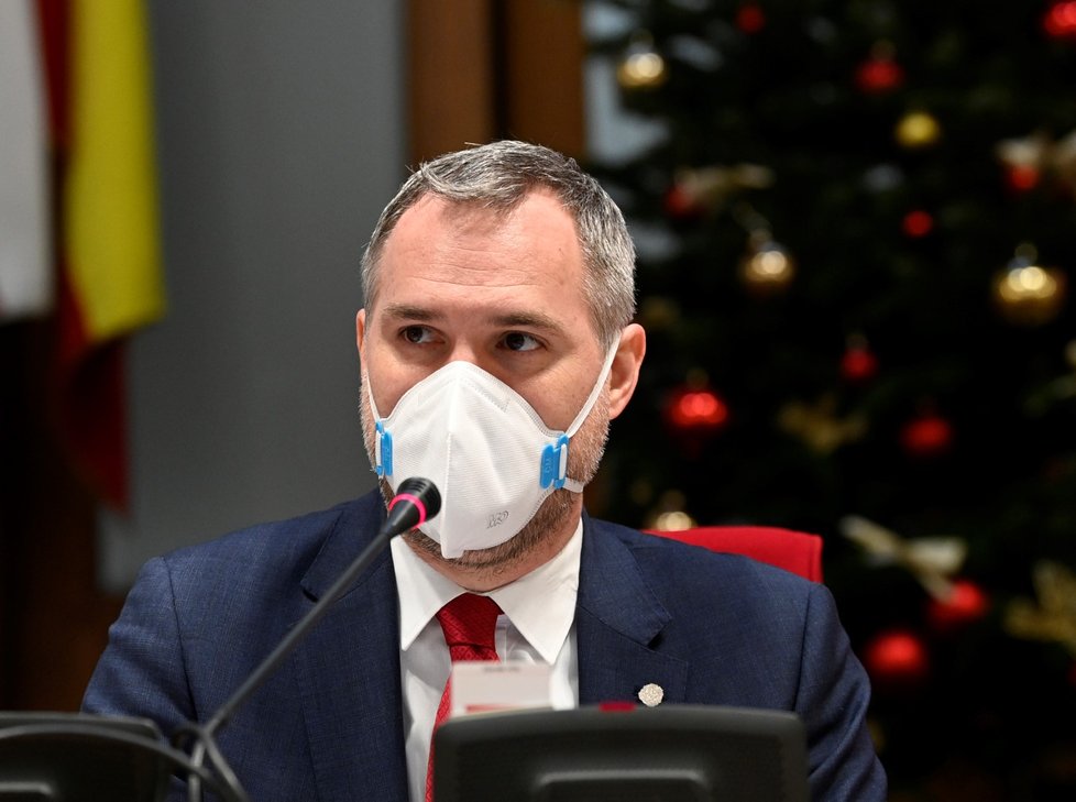 Primátor Zdeněk Hřib na jednání pražského zastupitelstva 16. prosince 2021.