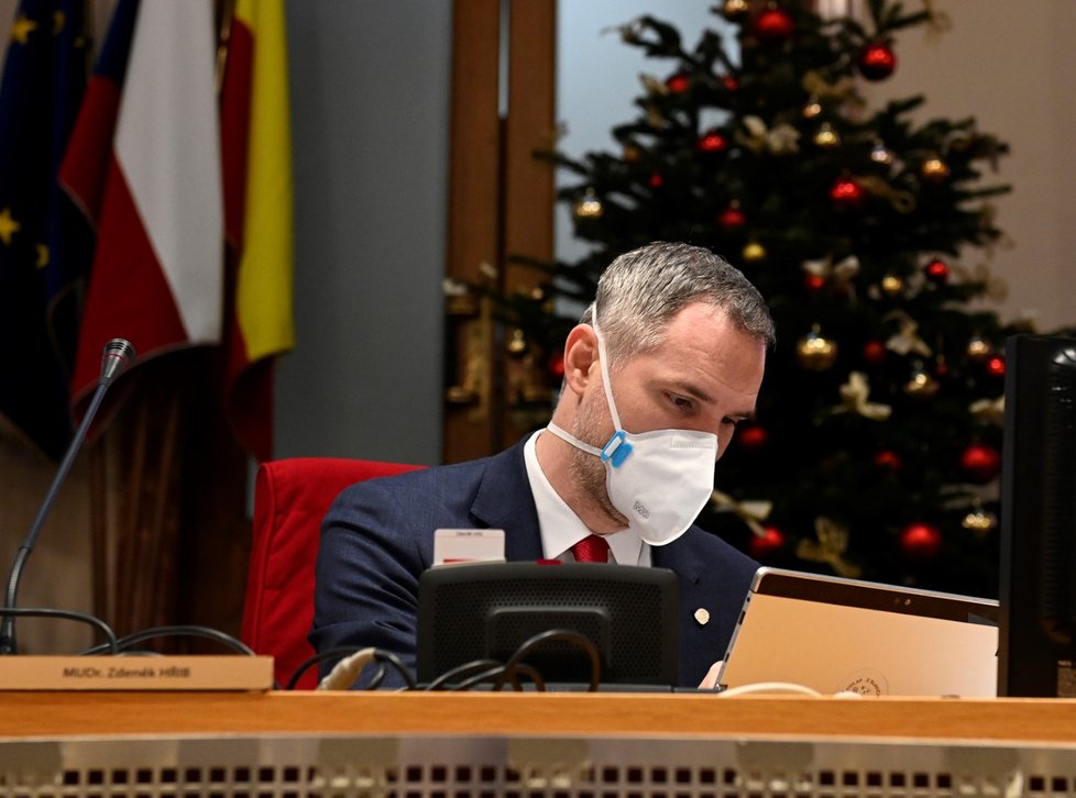 Primátor Zdeněk Hřib na jednání pražského zastupitelstva 16. prosince 2021.