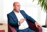 Šéf VZP Kabátek v ohrožení: V čele je skoro 13 let, budoucí ministr Vojtěch chce změnu?