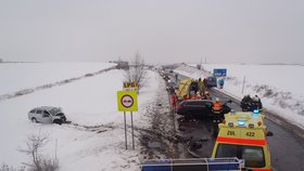 Audi A6, které řídil obžalovaný Tomáš H., zůstalo napříč silnice.