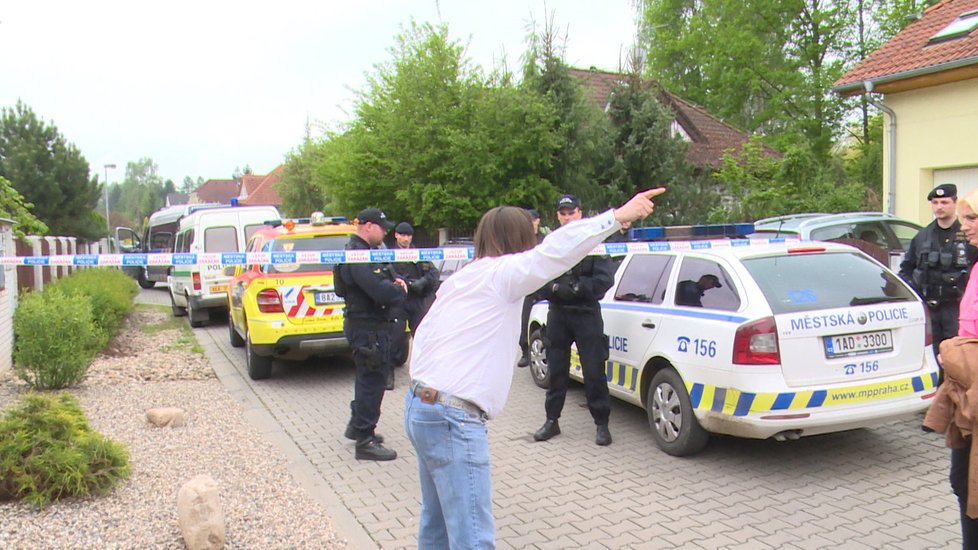 Macura sprostě nadával i policajtům.