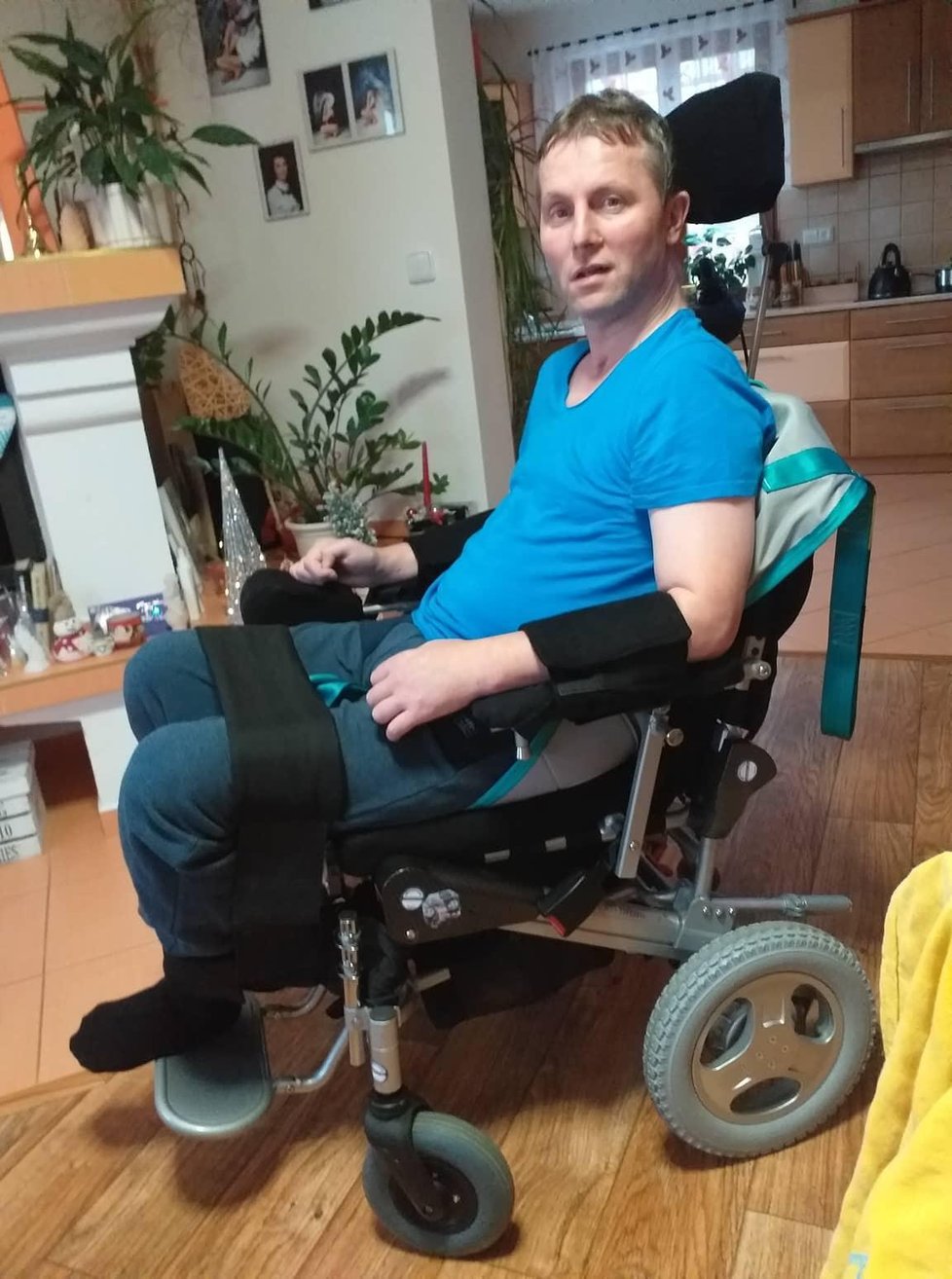 Záchranář Zdeněk Mikula (45) se snaží vrátit zpět do života. Je to velký bojovník, usilovně cvičí.