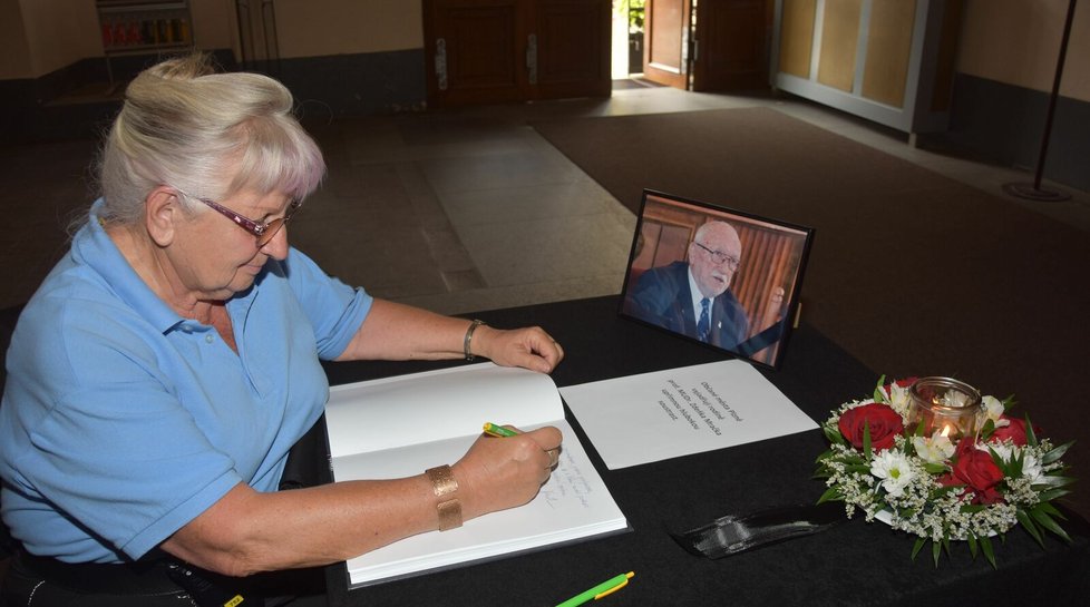 Zemřel bývalý primátor Plzně Zdeněk Mraček (†92).