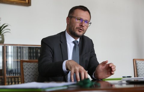 Cukr zdražil o 77 procent, Nekula vyzývá řetězce: Vysvětlete to! Ceny jsou nemorální