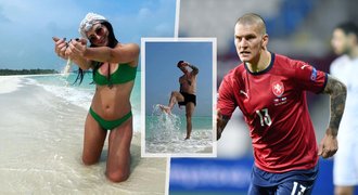 Fotbalista Ondrášek a jeho Daria si užívají dovolené: Z mrazu do vedra!