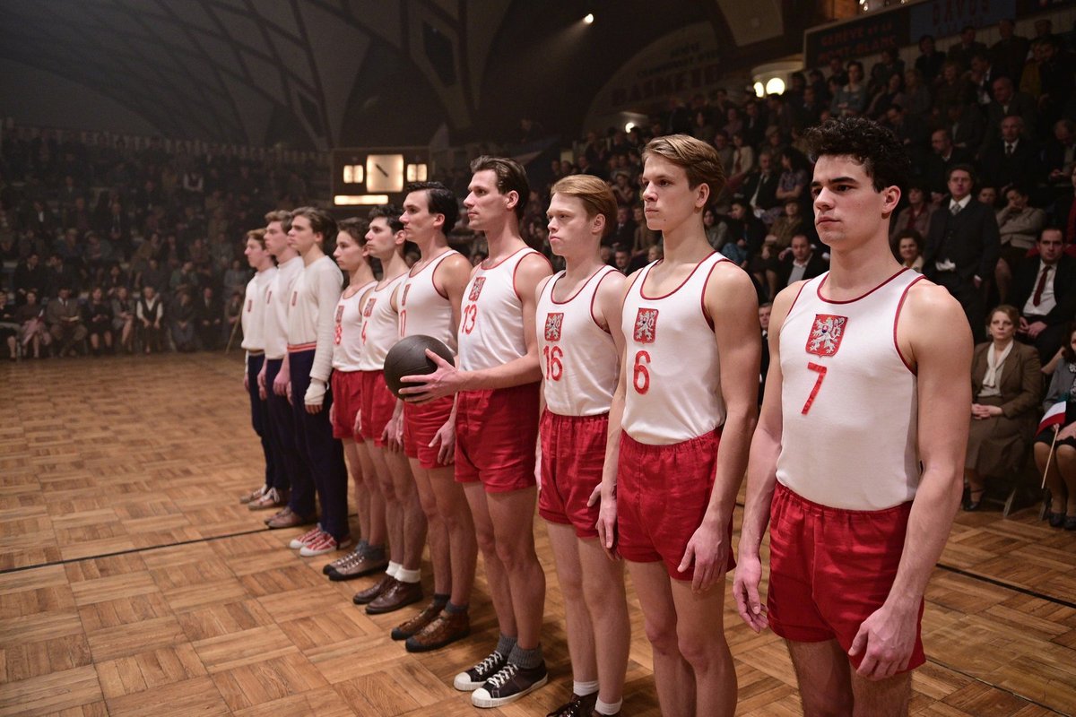 Snímek Zlatý podraz bude o vítězství československých basketbalistů.