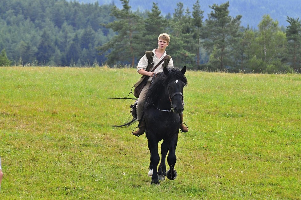 Zdeněk na koni, který ho prý také dost potrápil