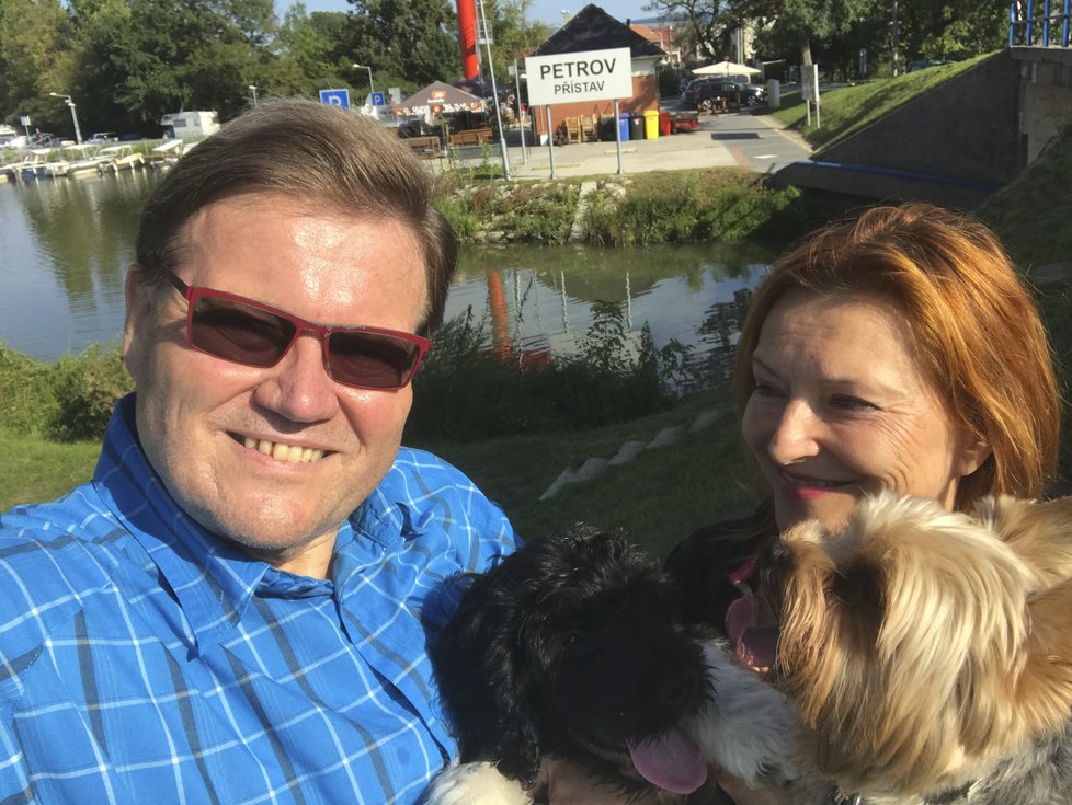 Na výletě u Baťova kanálu se psi Barry a Dante a manželkou Mirkou