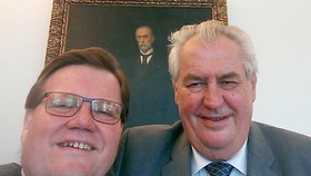 Zdeněk Škromach, Miloš Zeman a T. G. Masaryk na společné selfie