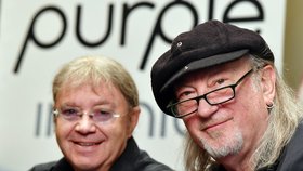 O Čechoslovákovi Zdeňku Špičkovi dodnes slyšíme ve slovech písně Smoke on the Water rockové kapely Deep Purple. Bohužel v nich nevystupuje jako kladný hrdina. (Na snímku skupina Deep Purple)