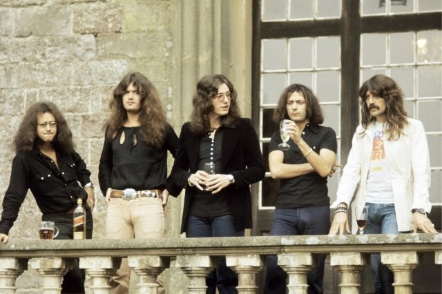 O Čechoslovákovi Zdeňku Špičkovi dodnes slyšíme ve slovech písně Smoke on the Water rockové kapely Deep Purple. Bohužel v nich nevystupuje jako kladný hrdina. (Na snímku skupina Deep Purple)