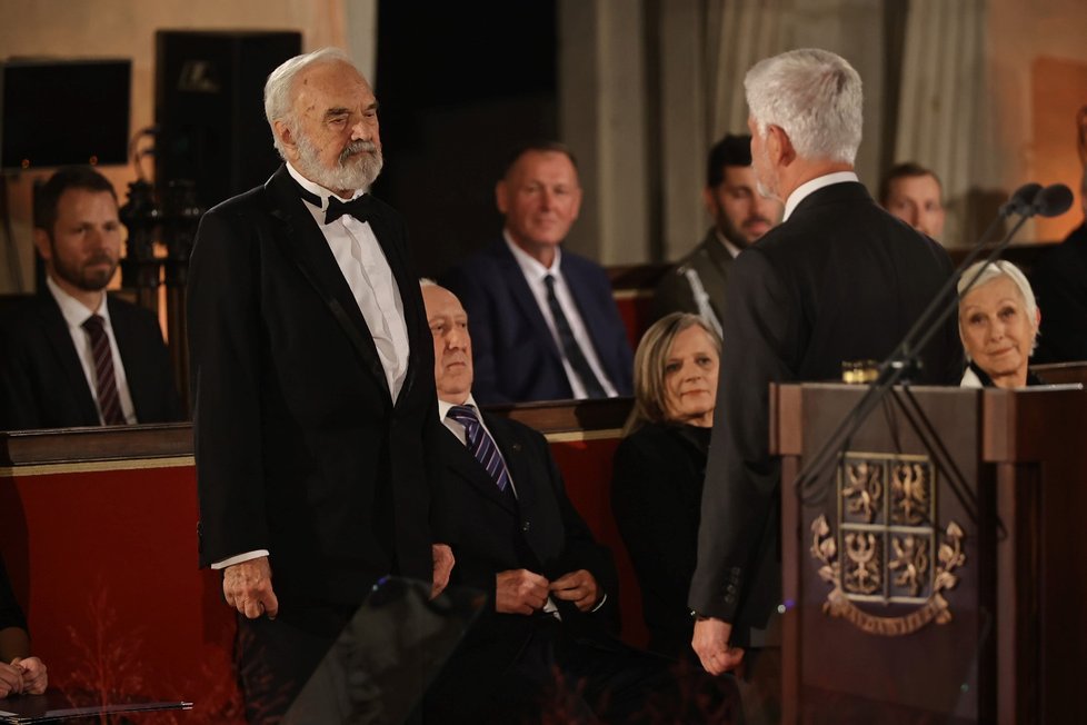 Zdeněk Svěrák dostal Řád bílého lva (28.10.2025) Zdeněk Svěrák dostal Řád bílého lva (28.10.2025)