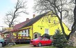 Hospoda, v níž jako servírka fungovala Miluna v podání Petry Pyšové, je na prodej za 6,95 milionu. Hospoda, v níž jako servírka fungovala Miluna v podání Petry Pyšové, je na prodej za 6,95 milionu.