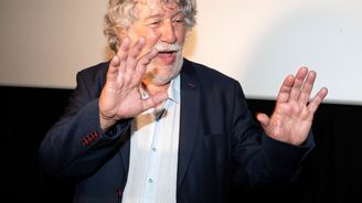Miluna Mia! Je Zdeněk Troška „český Fellini“ nebo král lidového bizáru? Miluna Mia! Je Zdeněk Troška „český Fellini“ nebo král lidového bizáru?