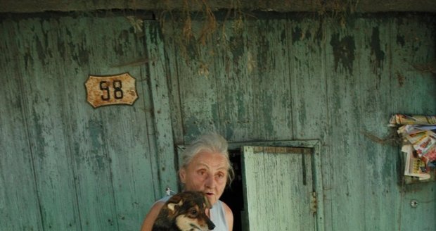 Zdeňka Grohmanová je postrachem Štarnova. I po otrávení 27 psů jí prý ještě pár desítek hafanů zůstalo.