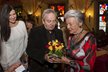 Oslava 90. narozenin Zdenky Procházkové: Alexandr Hemala věděl, že oslavenkyně miluje růže.