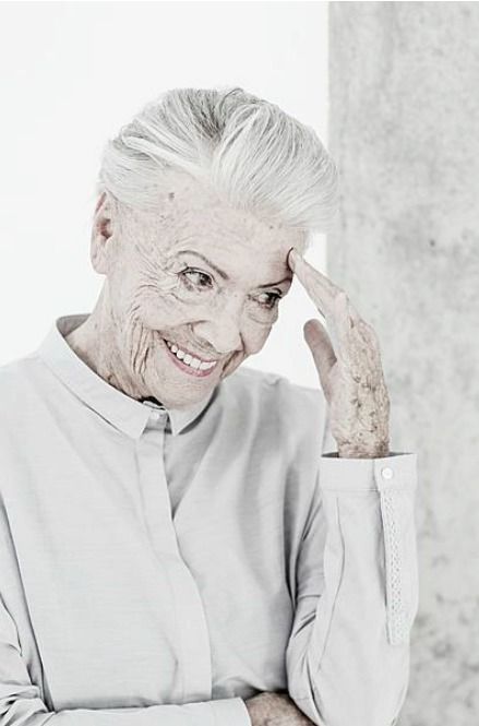 Paní Zdenka Procházková si troufla na to dělat modelku i po devadesátce