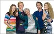 2017. V nekonečném rakouském seriálu Familie Putz hraje babičku. 