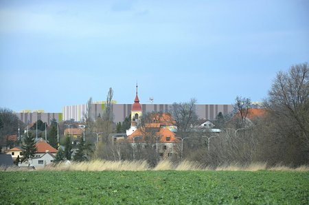 Ve Zdibech nové haly nechtějí.