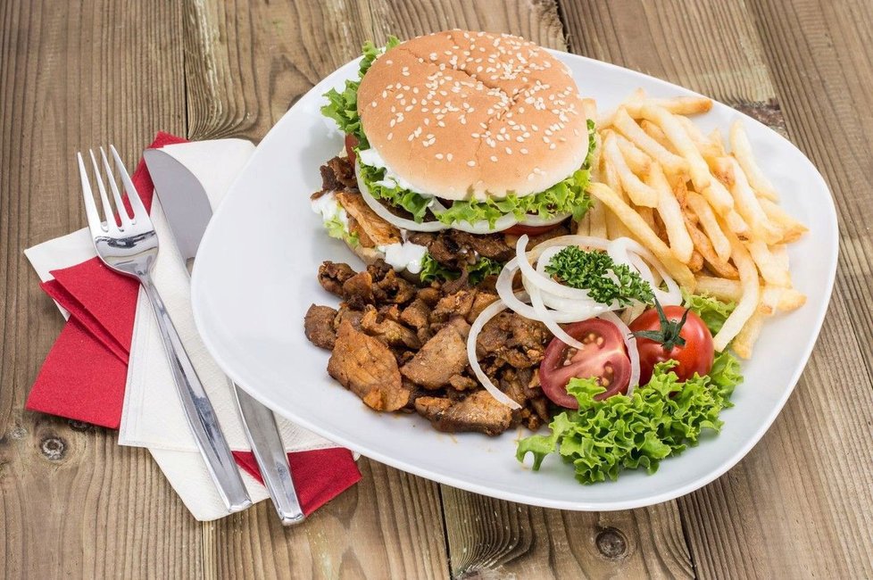 Zdravý versus nezdravý jídelníček. Víme, co je vás vyjde levněji.