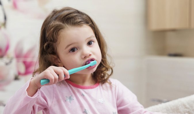 Začátek s ústní hygienou: Vzpomínáte na svůj první kartáček?
