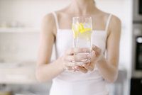 Co se stane s vaším tělem, když každý den budete pít skleničku vody s citronem?