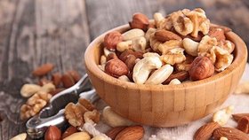 Ořechy mají kolem 600 kalorií na 100 gramů.