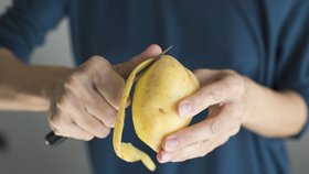 Nevyhazujte slupky od brambor! 5 důvodů vás přesvědčí, že do koše rozhodně nepatří