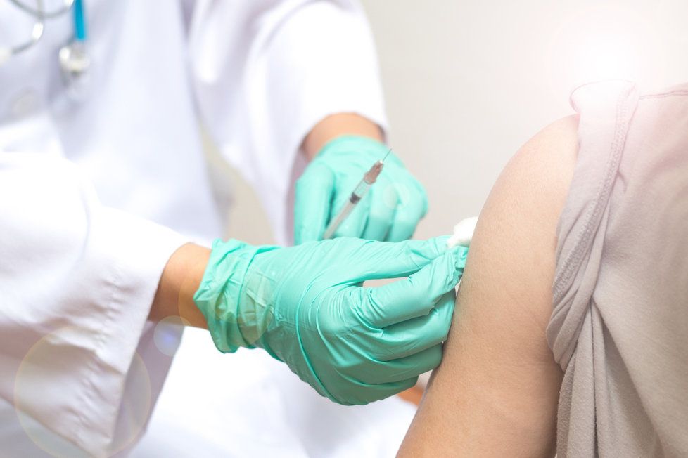 Je nejvyšší čas vyrazit na očkování proti chřipce.