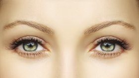 Víte, že se během života může měnit barva očí? Jsou za tím nemoc, strava nebo silné emoce!