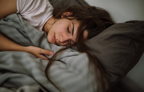 Ani zázračná dieta, ani jídelníček: Kvalitní spánek zamává s kily! Jak ho docílit? 