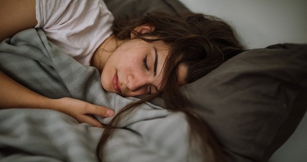 Ani zázračná dieta, ani jídelníček: Kvalitní spánek zamává s kily! Jak ho docílit? 