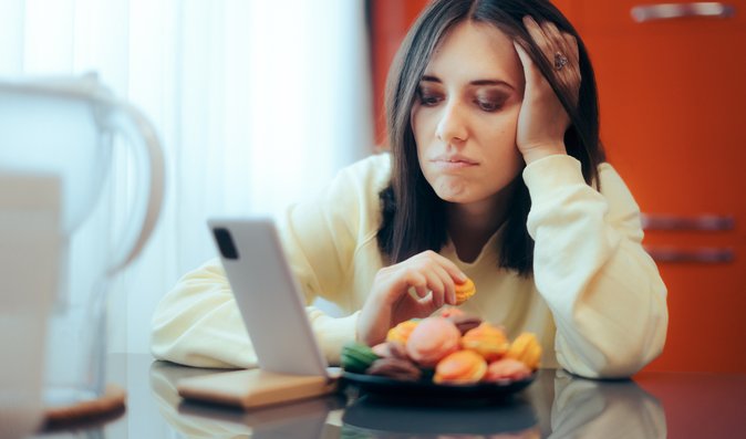 Emoční přejídání: Přestaňte zahánět stres a špatnou náladu jídlem