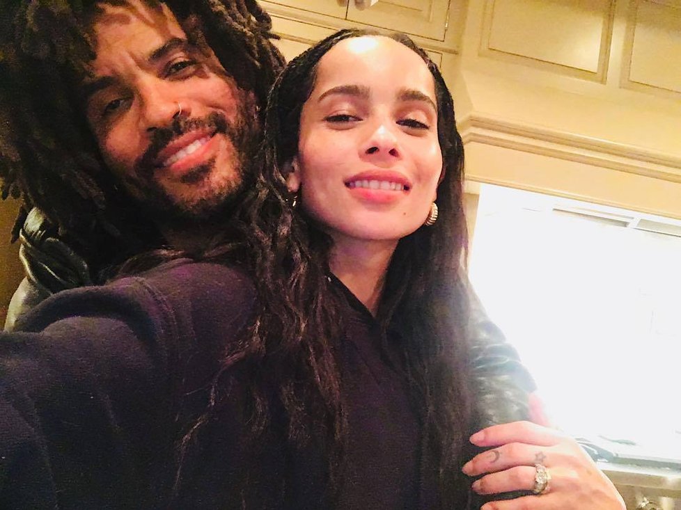 Zoe Kravitz s tátou Lennym. My bychom zpěváka skoro nepoznaly!