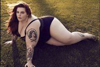 Slavná plus size modelka nadále hájí obezitu, i když je těhotná