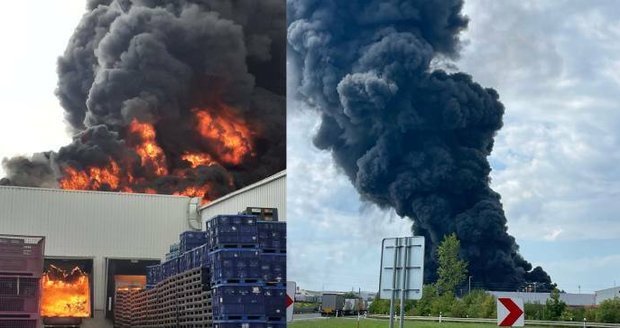 Požár haly v Žebráku: Škoda 1,8 miliardy, hasiči pokračují v likvidaci 