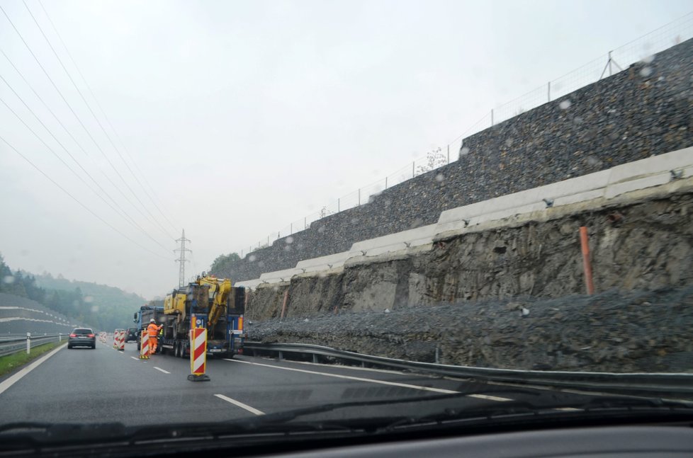 Před dvěma měsíci došlo k sesunu gabionové zdi mezi Opavou a Ostravou.