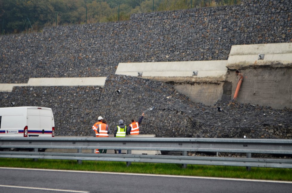 Hlavní příčinou zborcení gabionové stěny na silnici z Opavy na Ostravu byla chyba v projektu.