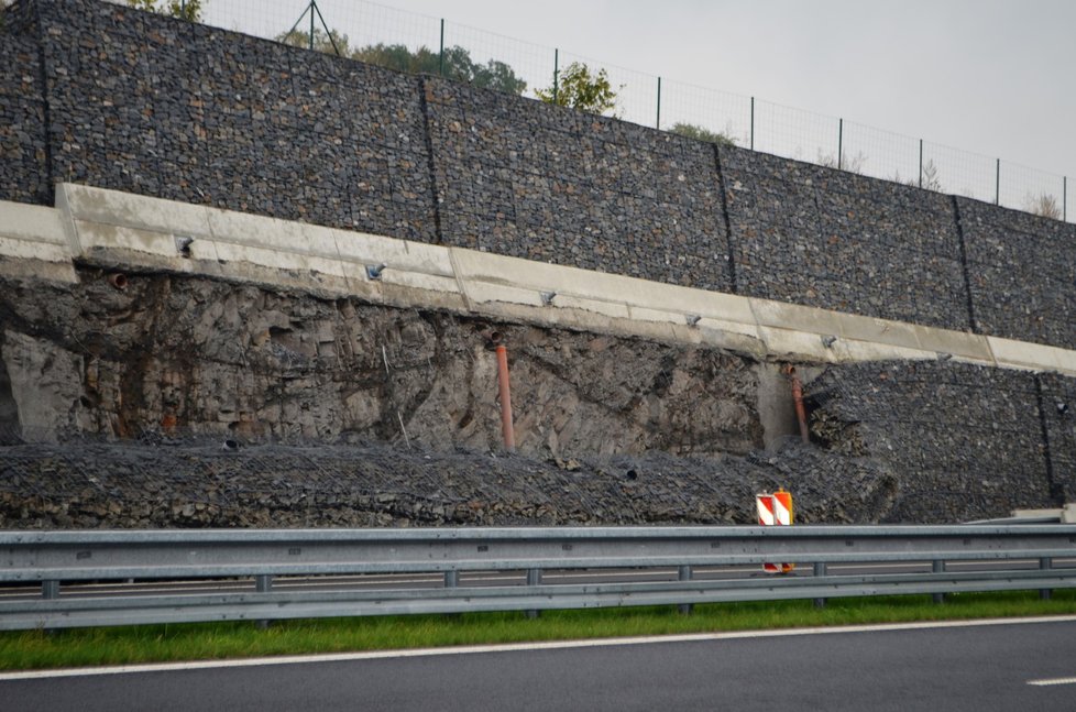 Hlavní příčinou zborcení gabionové stěny na silnici z Opavy na Ostravu byla chyba v projektu.