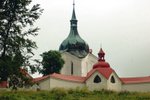 Střechu kostela na Zelené hoře zakrývá provizorní plachta. 