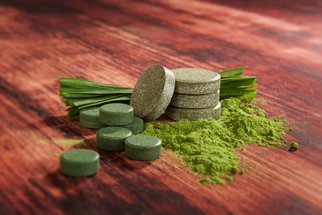 Řasa chlorella a sinice spirulina: Superpotraviny, které posílí vaše zdraví