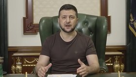 Rusové, vy jste si nevšimli, že vaši milovaní umírají? Mrtvoly nikdo nesbírá, těla se vrší, popsal Zelenskyj