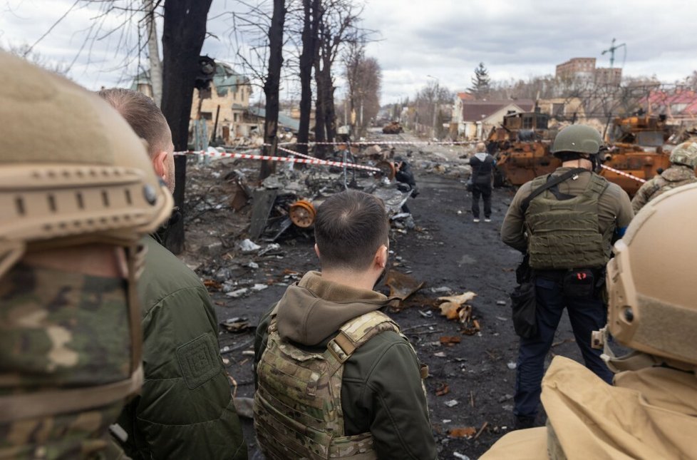 Volodymyr Zelenskyj obhlédl Kyjevskou oblast poté, co ji opustili okupanti (4. 4. 2022).